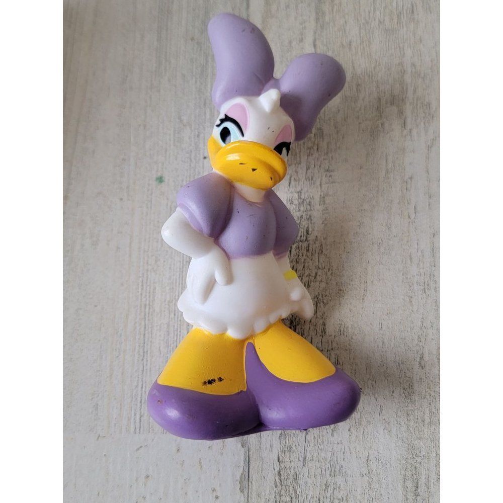Daisy Duck sassy rubber bath‎ toy figure purple